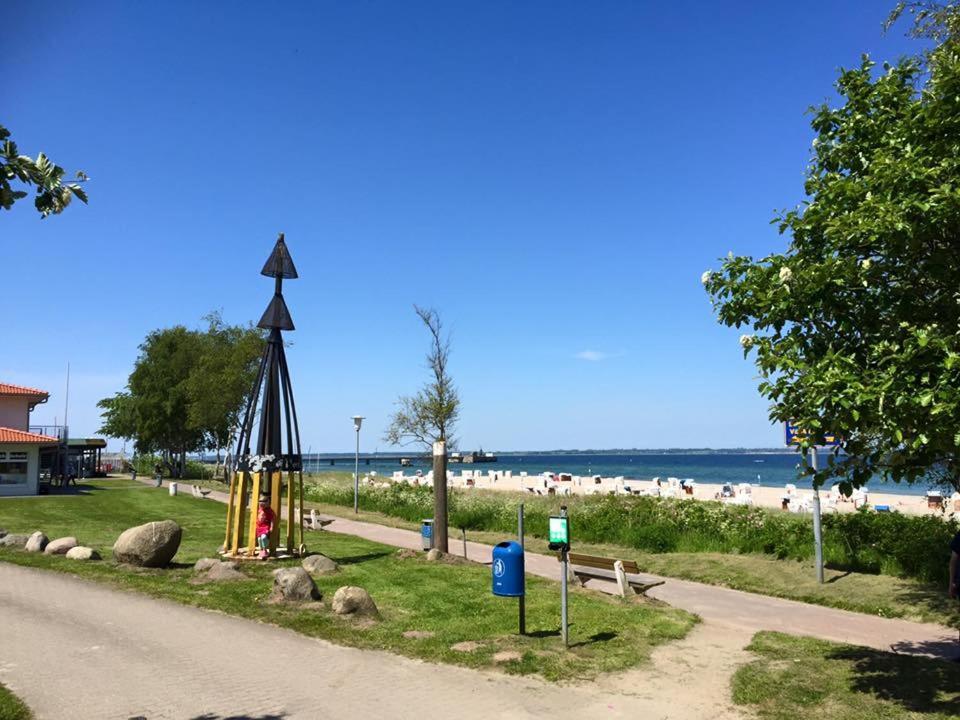 Neue Ferienwohnung An Der Ostsee,Terrasse,Sauna Surendorf エクステリア 写真